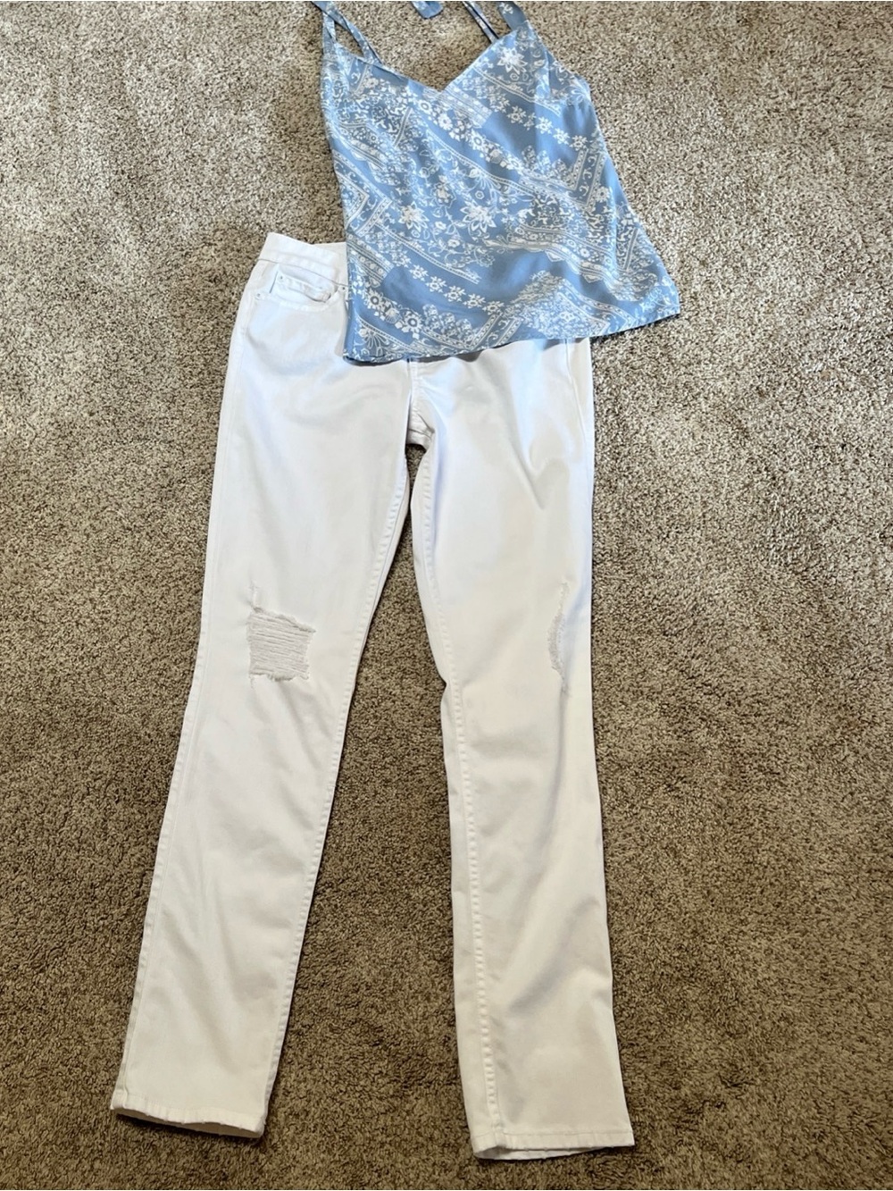 Level 99 White Lizy Skinny Jeans with Knee Distressing Tencel cotton blend